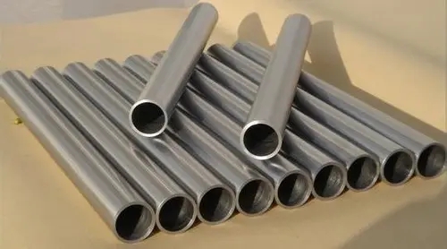 由于304不锈钢管的耐腐蚀性能、加工性能良好，常用于管道输送、机械构造等